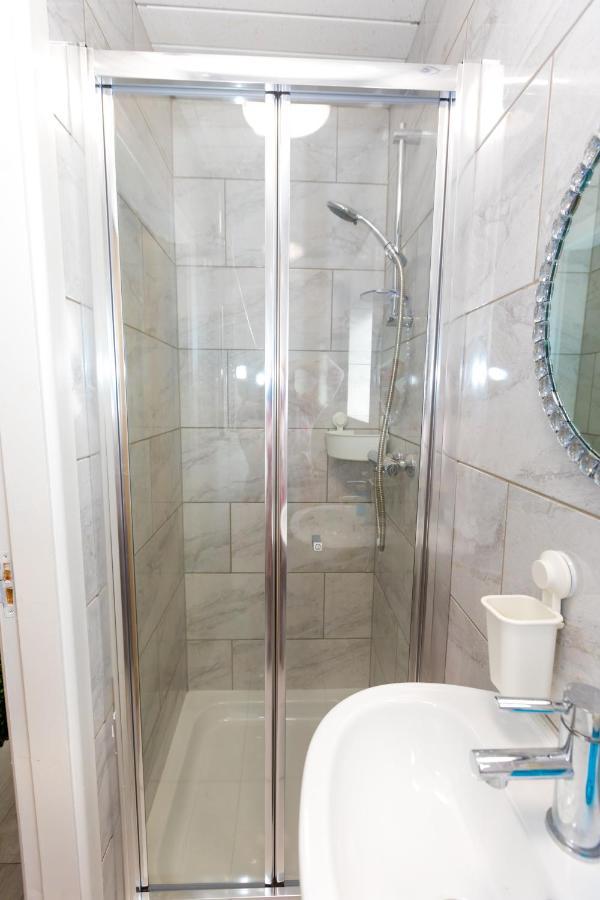 Comfortable Stay In Shirley, Solihull - Room 3 ภายนอก รูปภาพ