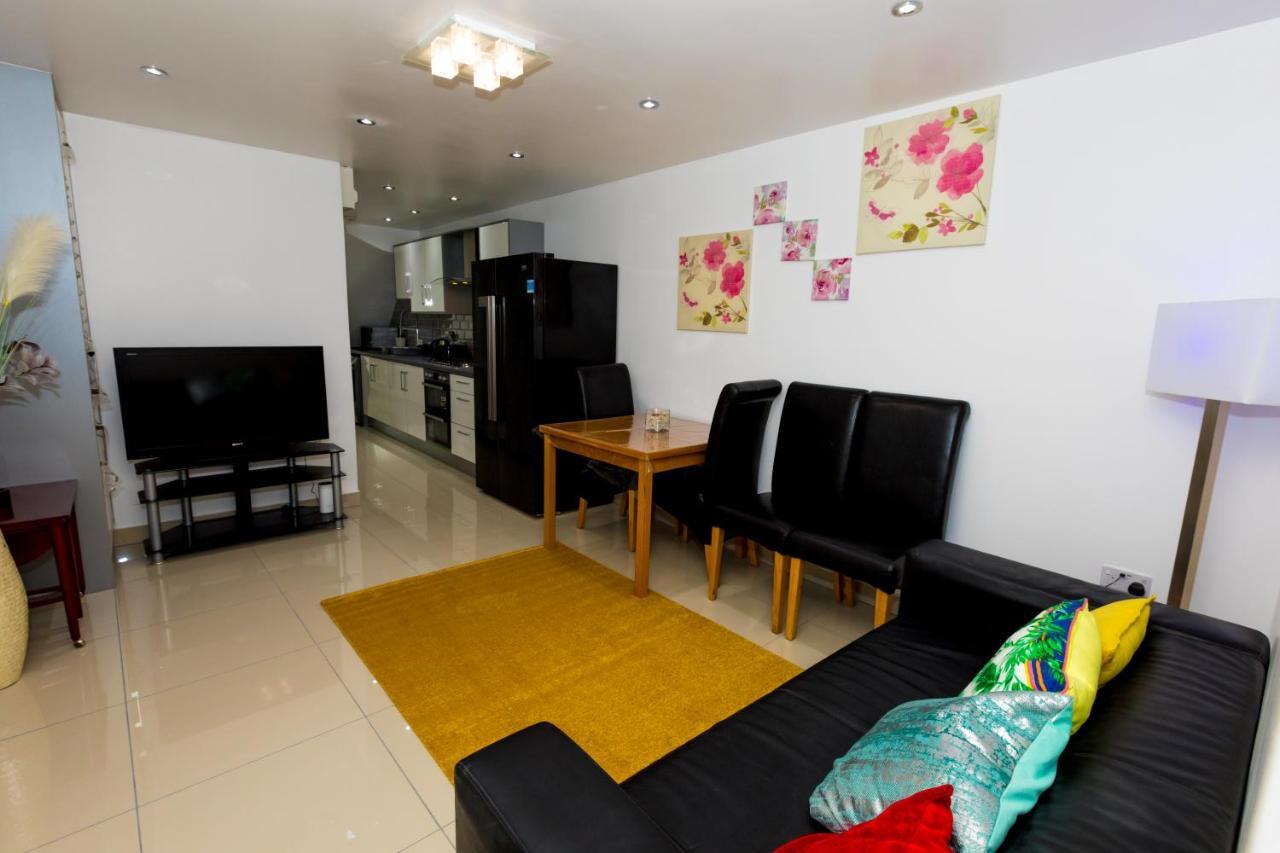 Comfortable Stay In Shirley, Solihull - Room 3 ภายนอก รูปภาพ